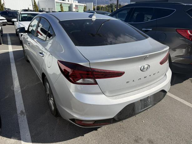 2020 Hyundai Elantra Preferred Sun image 3