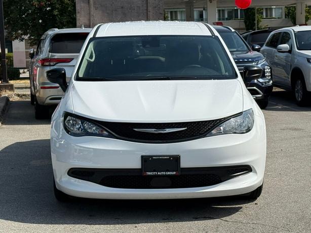 2024 Chrysler Grand Caravan SXT - No Accidents, Dual Power Sliding Doors image 3