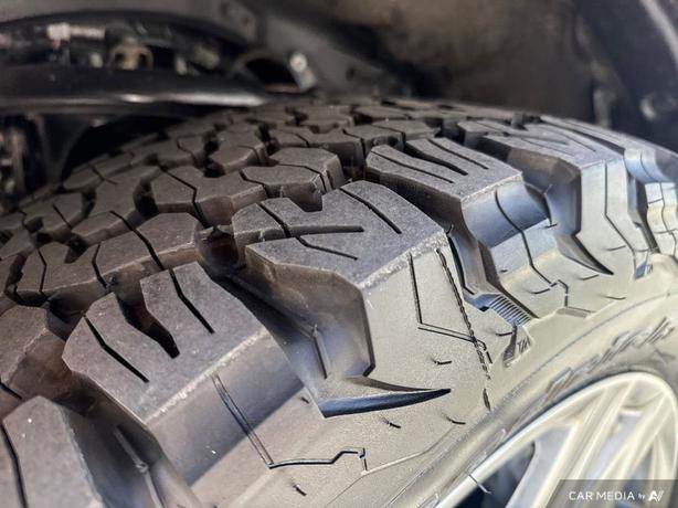 2015 Lexus LX 570 4WD 4DR Sport | Bluetooth Connectivity | Collision Warning! image 7