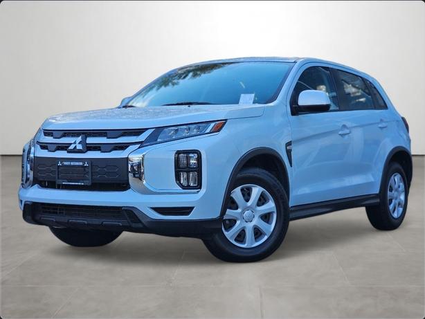 2024 Mitsubishi RVR ES image 1