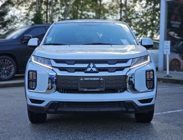 2024 Mitsubishi RVR ES image 2