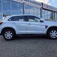 2024 Mitsubishi RVR ES thumbnail image 4
