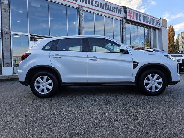 2024 Mitsubishi RVR ES image 4