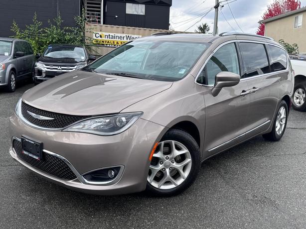 2017 Chrysler Pacifica 4dr Wgn Touring-L Plus image 1