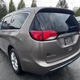 2017 Chrysler Pacifica 4dr Wgn Touring-L Plus thumbnail image 3
