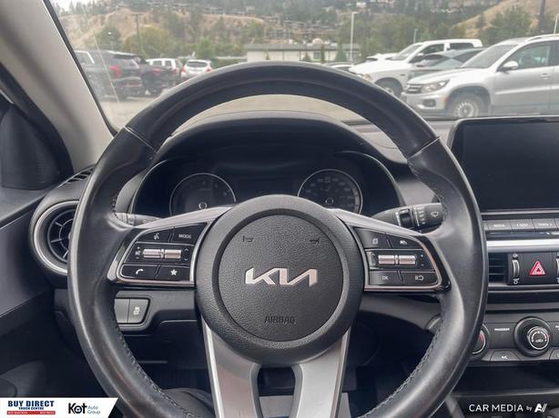 2022 Kia Forte LX image 7