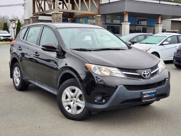 2015 Toyota RAV4 LE AWD image 4