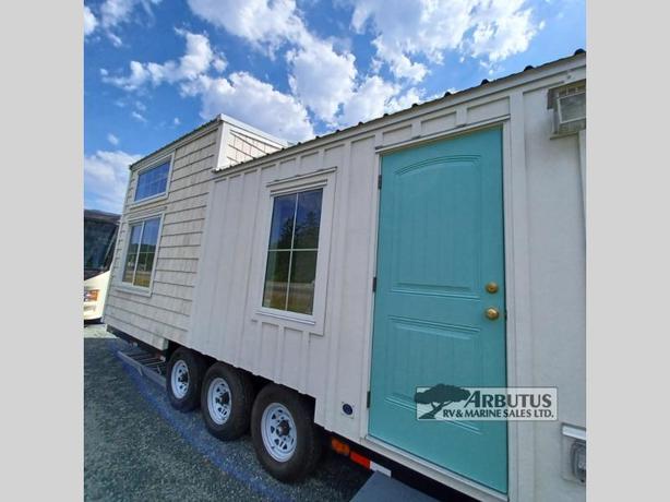 Used 2022 Stattonrock Construction GALIANO VILLA 32' image 2