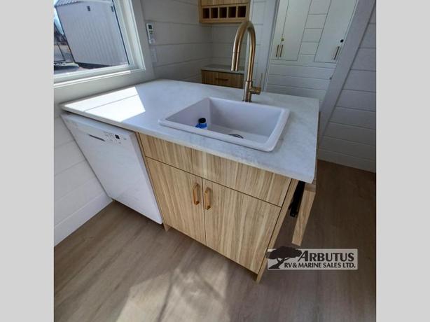 Used 2022 Stattonrock Construction GALIANO VILLA 32' image 5