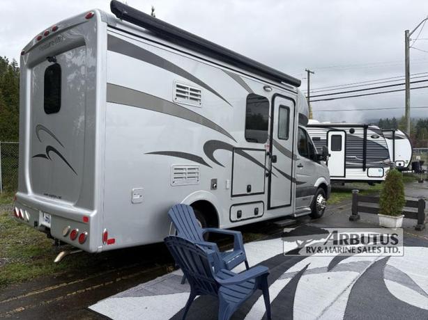 Used 2014 Pleasure-Way Plateau XL MB image 5