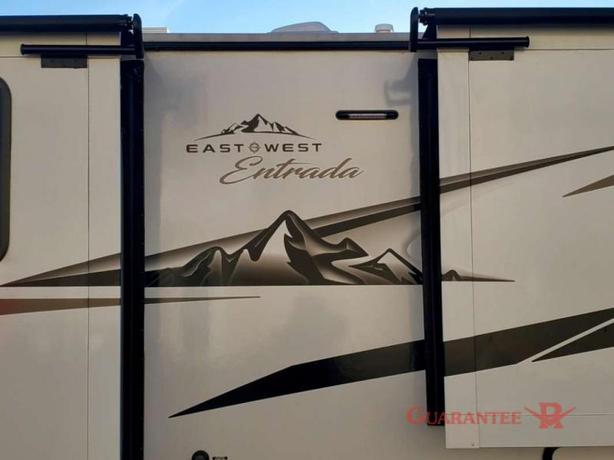 Used 2023 EAST TO WEST Entrada 2900DS image 7