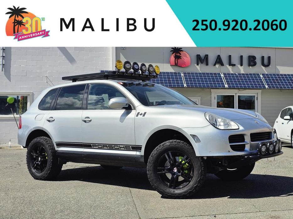 2005 Porsche Cayenne display photo