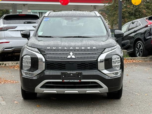 2024 Mitsubishi Outlander PHEV image 3