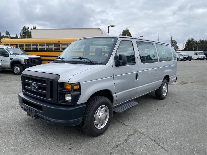2010 Ford Econoline E-350 XL Super Duty Extended 15 Passenger Van display photo