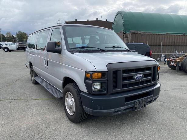 2010 Ford Econoline E-350 XL Super Duty Extended 15 Passenger Van image 7