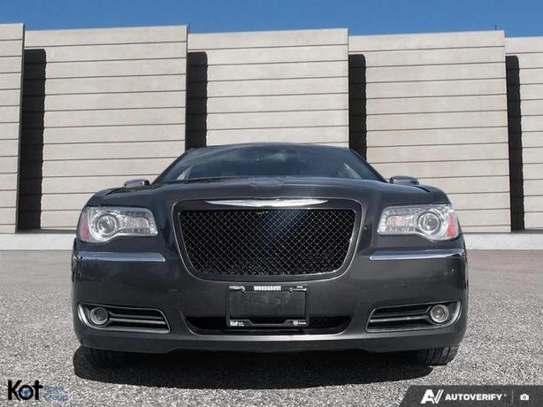2013 CHRYSLER 300 image 2