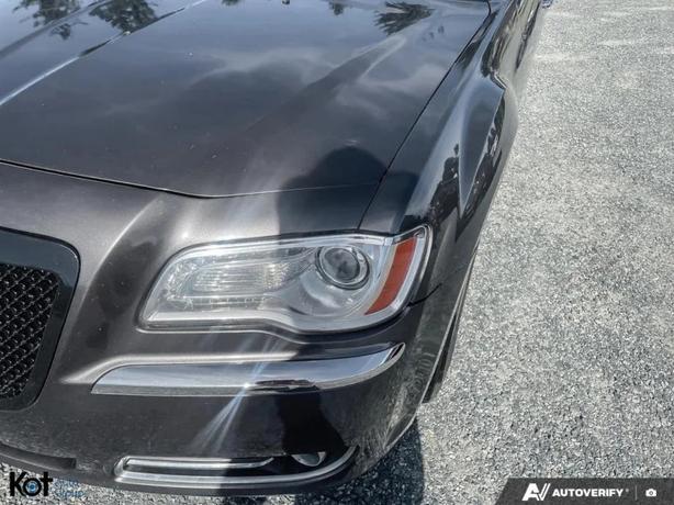 2013 CHRYSLER 300 image 8