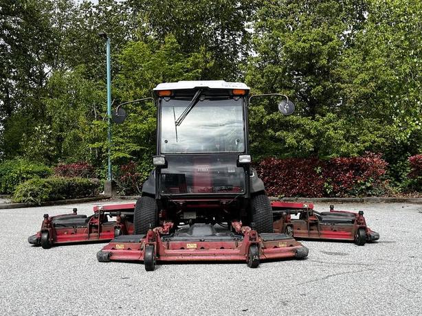 2012 Toro Groundsmaster 5910 4WD Enclosed Mower Diesel 4WD image 3