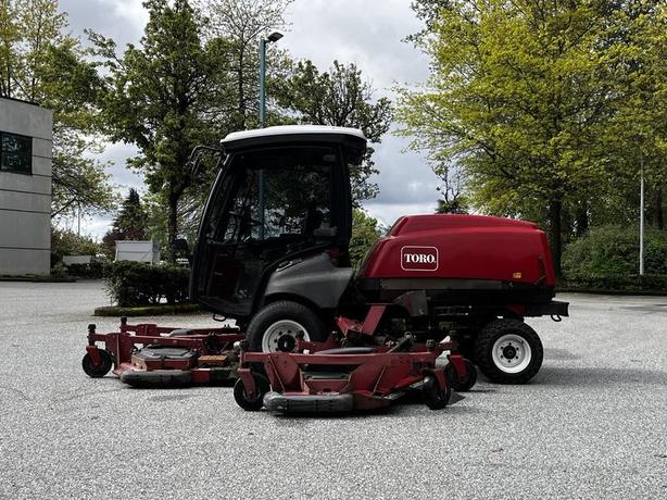 2012 Toro Groundsmaster 5910 4WD Enclosed Mower Diesel 4WD image 6
