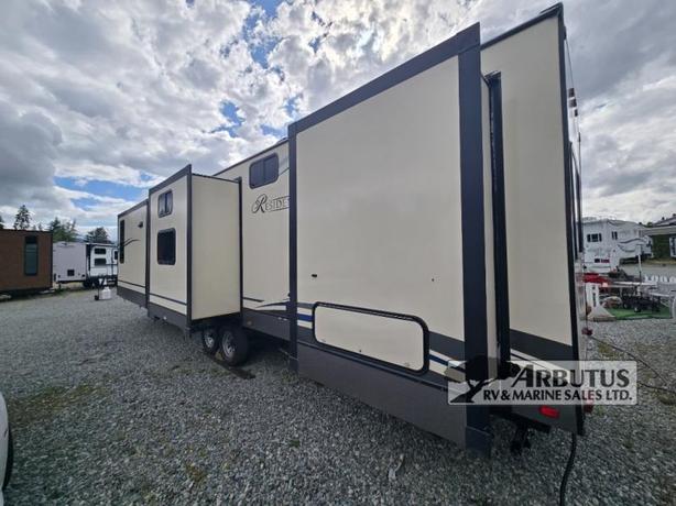 Used 2019 Keystone RV Residence 401MBNK image 4