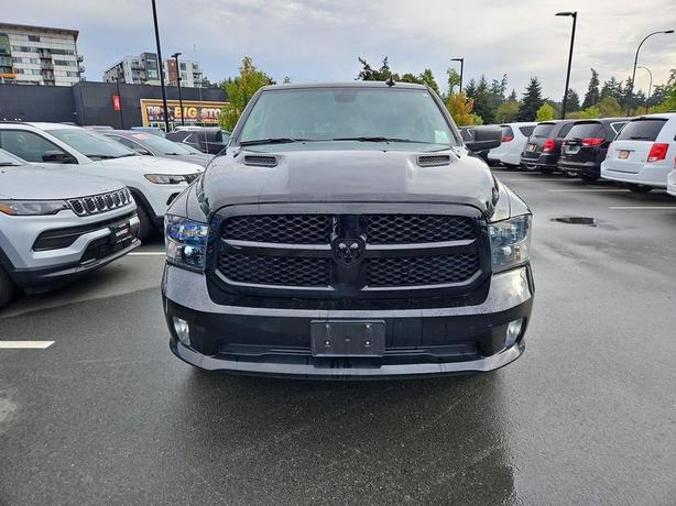 2022 RAM 1500 Classic Express 4x4 Crew Cab 5'7 Box | Bluetooth Connectivity! image 2