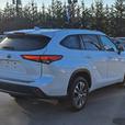 2023 Toyota Highlander Hybrid MOONROOF thumbnail image 6