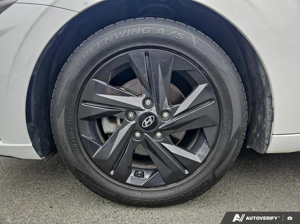 2021 Hyundai Elantra Preferred | Heated Seats | Cruise Control! image 6
