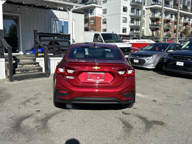 2018 Chevrolet Cruze image 7