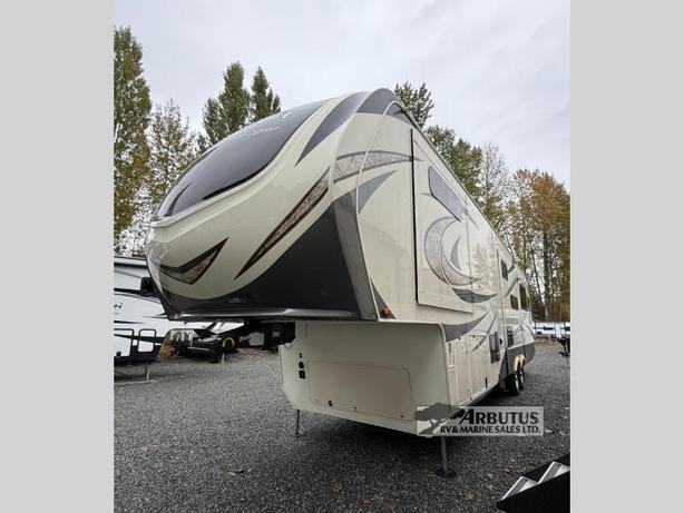 Used 2017 Grand Design Solitude 360RL image 3