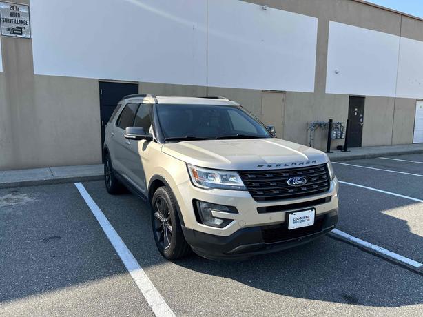 2017 Ford Explorer image 1