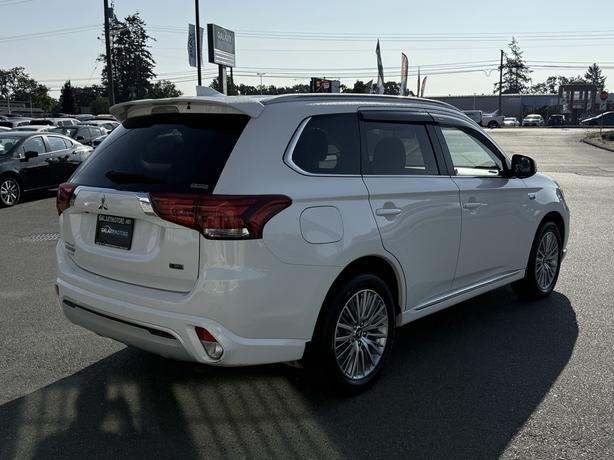 2022 Mitsubishi Outlander PHEV LE 4WD - Dual Zone A/C & Power Driver Seat image 6