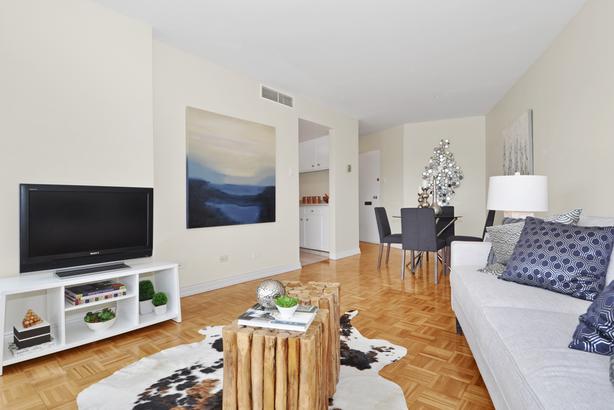 2 Bedroom Suite on Beach Ave! image 4