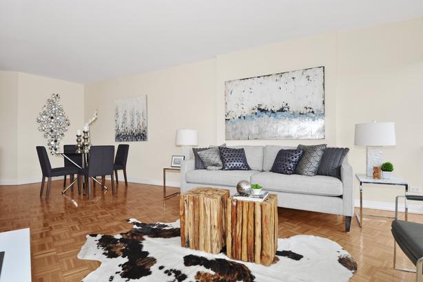 2 Bedroom Suite on Beach Ave! image 5
