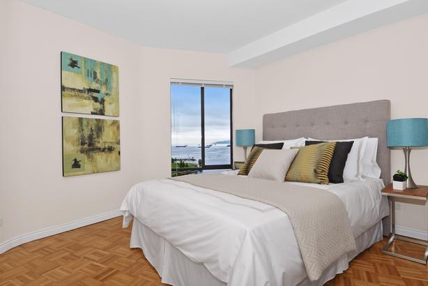 2 Bedroom Suite on Beach Ave! image 7
