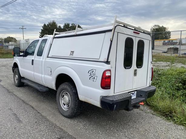 2015 Ford F-250 SD SuperCab Short Bed 4WD image 3