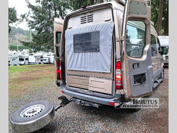 Used 2010 Roadtrek Roadtrek SS Ideal image 7