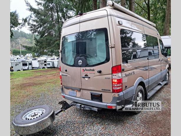 Used 2010 Roadtrek Roadtrek SS Ideal image 8