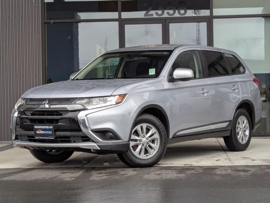 2017 Mitsubishi Outlander ES - 4x4, Heated Seats, Bluetooth display photo