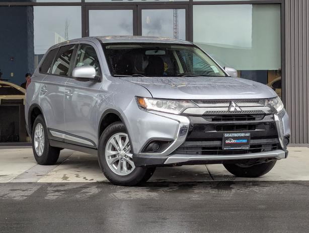 2017 Mitsubishi Outlander ES - 4x4, Heated Seats, Bluetooth image 4