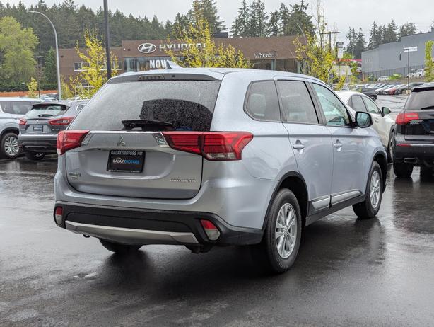 2017 Mitsubishi Outlander ES - 4x4, Heated Seats, Bluetooth image 6