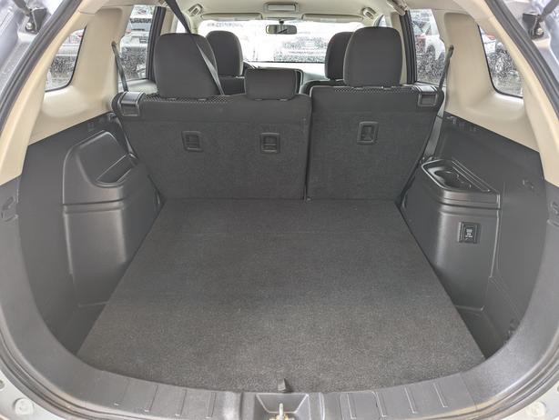 2017 Mitsubishi Outlander ES - 4x4, Heated Seats, Bluetooth image 8