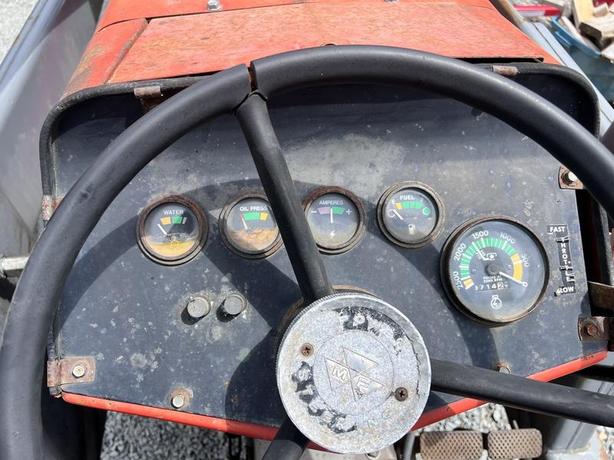 1976 Massey Ferguson 245 image 8