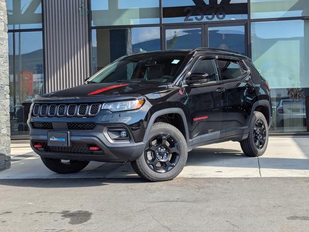 2023 Jeep Compass Trailhawk - 4x4, Leather, Heated Seats, Sunroof image 1