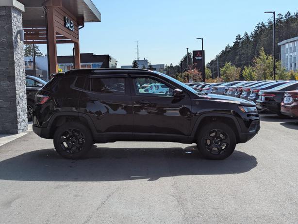 2023 Jeep Compass Trailhawk - 4x4, Leather, Heated Seats, Sunroof image 5
