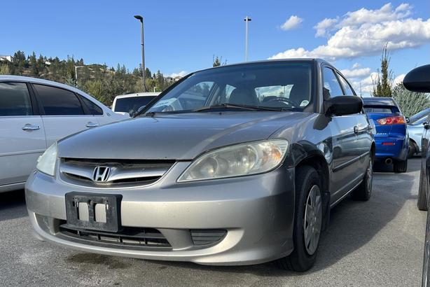 2005 Honda Civic Sedan SE image 1