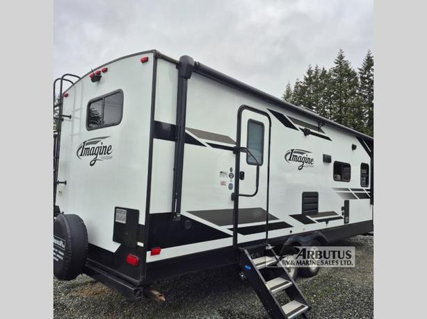 Used 2020 Grand Design Imagine 2600RB image 3