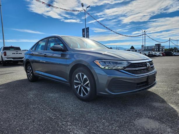 2022 Volkswagen Jetta Trendline image 2