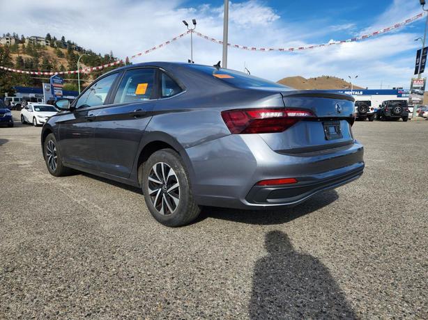 2022 Volkswagen Jetta Trendline image 4