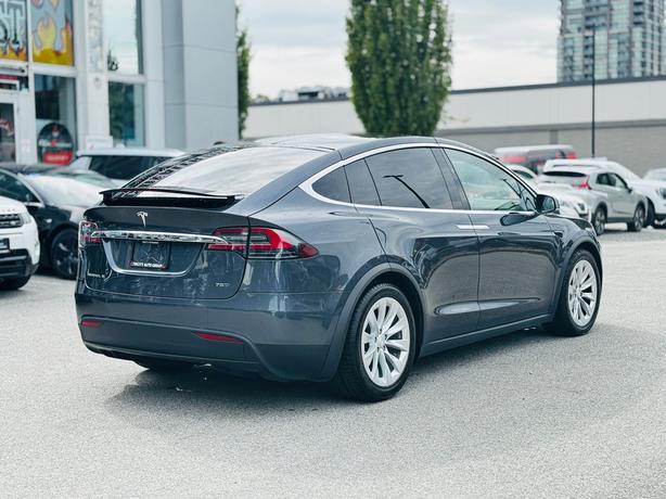 2018 Tesla Model X 75D - No Accidents, Black Interior image 5