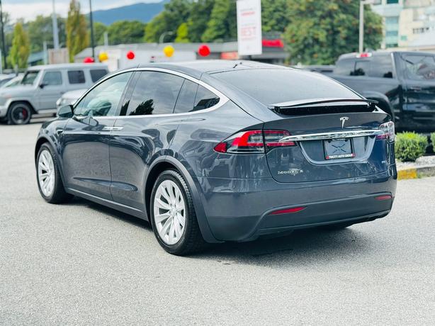 2018 Tesla Model X 75D - No Accidents, Black Interior image 7